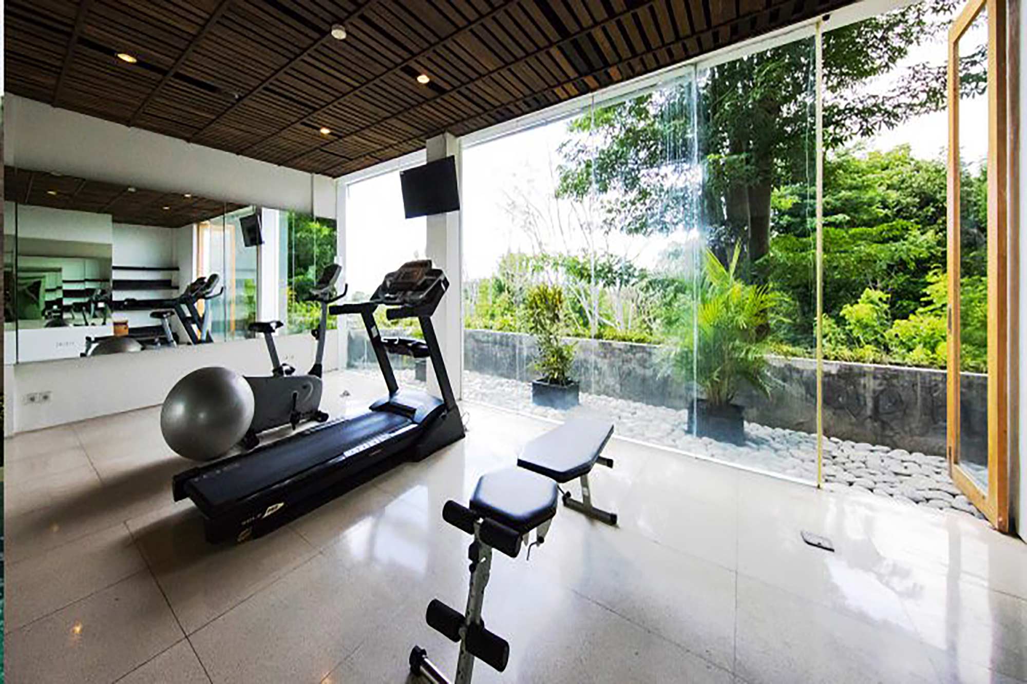 gym-facilities-at-hideaway-villas-bali